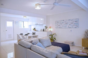 Little Gem in Peregian Beach - walking distance to beach with pool